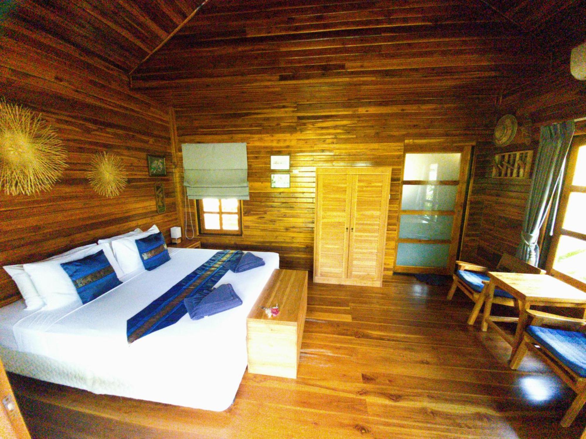 Acomodação com café da manhã  Samui Blue Bird
