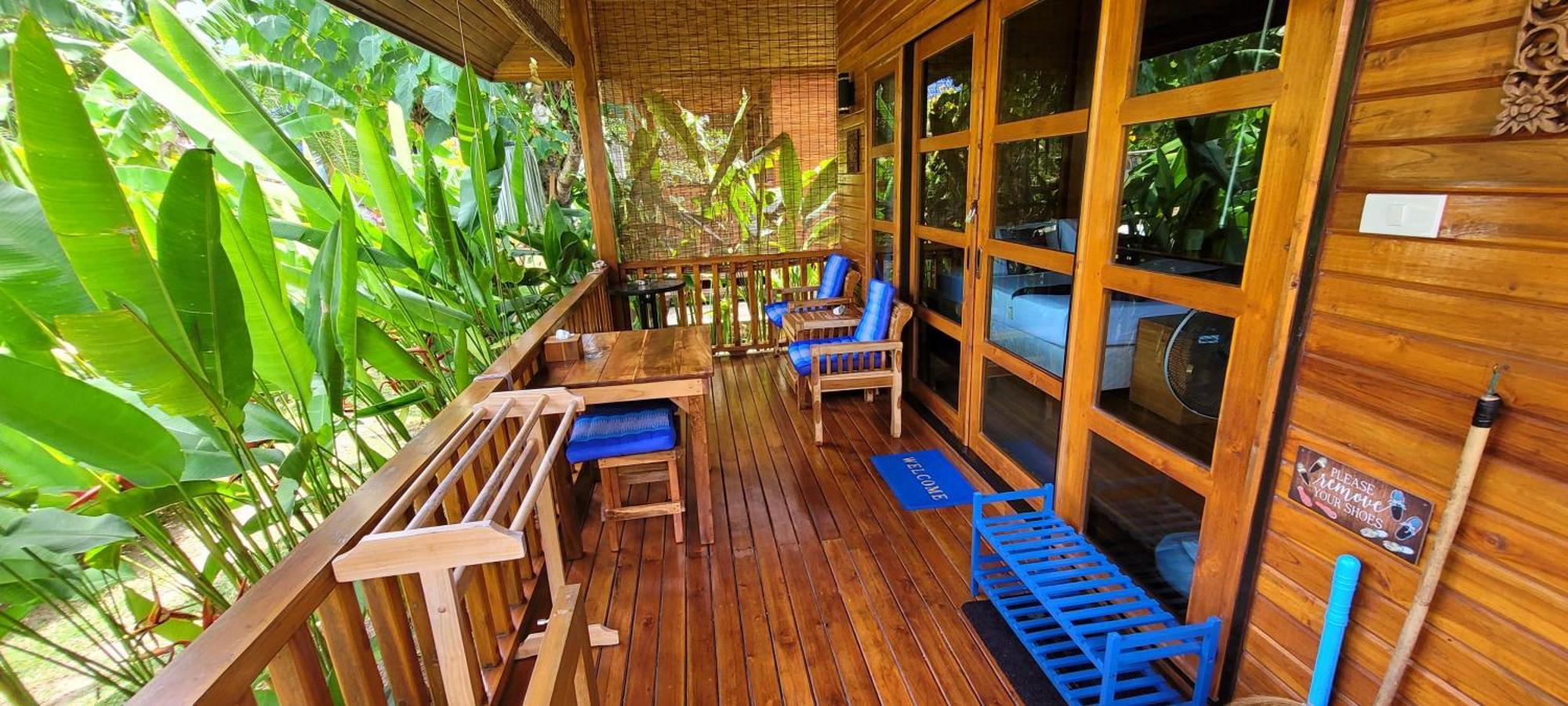 Samui Blue Bird Acomodação com café da manhã  Mae Nam